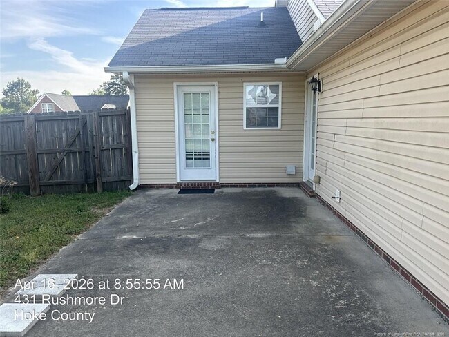 Foto del edificio - 413 Rushmore Ct