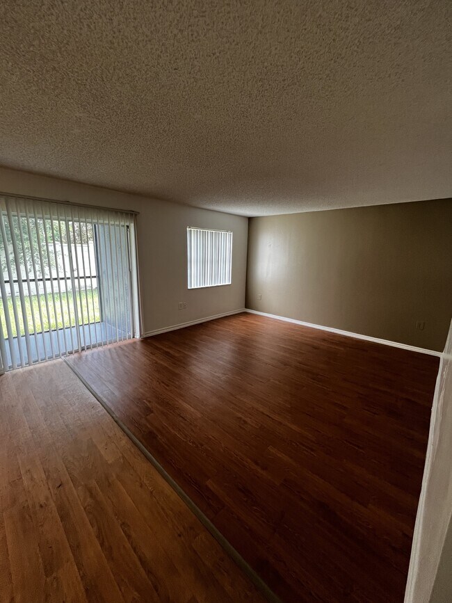 Building Photo - 2518 N Alafaya Trail