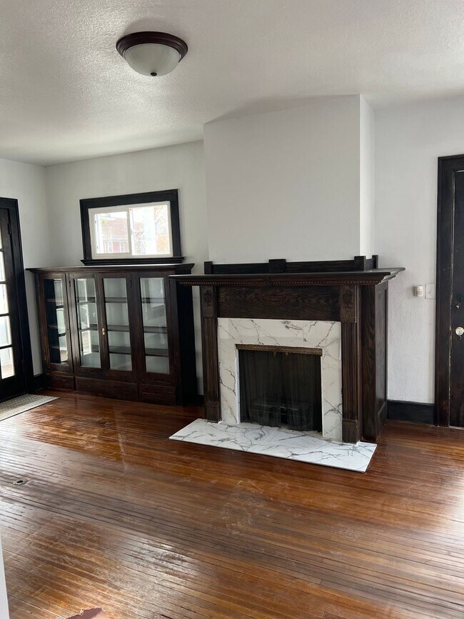 Building Photo - Beautiful Three-Bedroom House in the Old W...