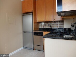Building Photo - 1730 Arlington Blvd