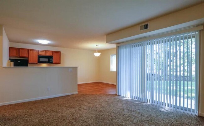 Foto del edificio - 3771 Cornell Dr