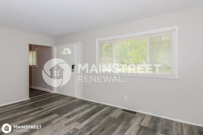 Building Photo - 5112 Benham Dr