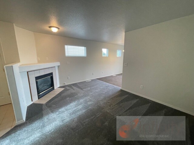 Foto del edificio - 5047 NE Candlewood Pl