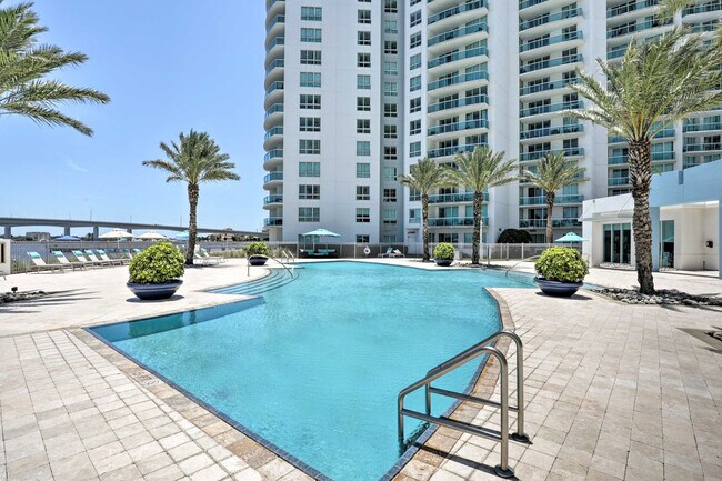 Building Photo - 241 Riverside Dr