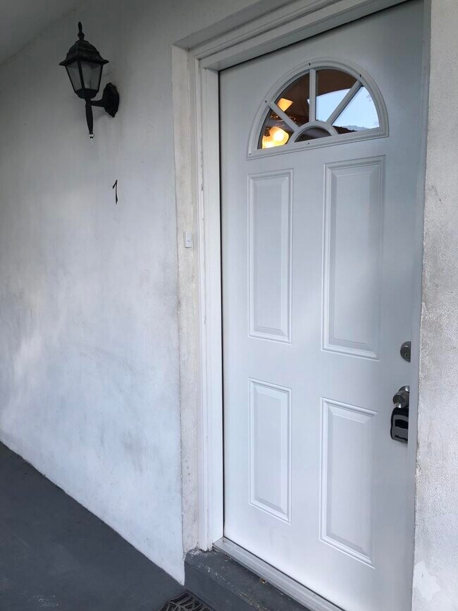 Foto del edificio - 4931 Wedgewood Way