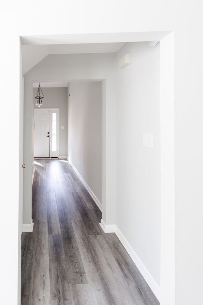 Foto del edificio - Knoxville 37921 - 2 bedroom, 2.5 bath Town...