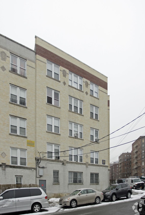 Building Photo - 104 St Andrews Pl