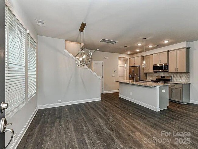 Building Photo - 1225 Kohler Ave