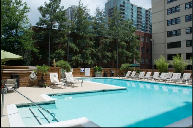 Peachtree Lofts pool - 878 Peachtree St NE