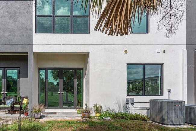 Foto del edificio - 8713 Palm Ranches Pl