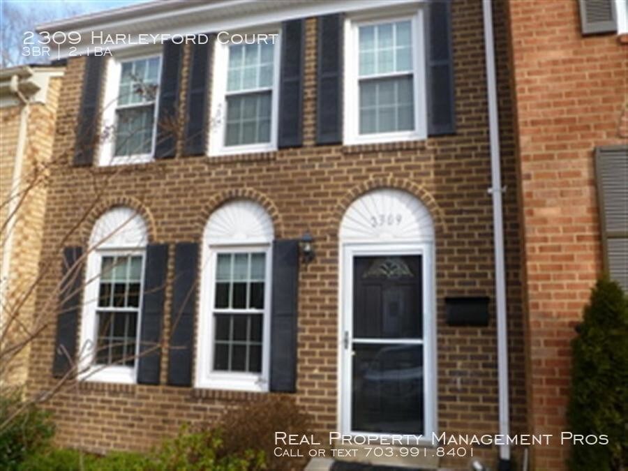 All brick TH w/fully finished basement Townhome Rentals in Reston VA