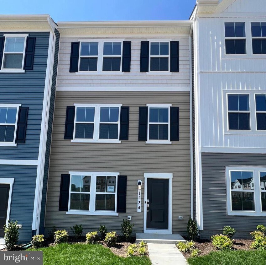 Foto principal - 1234 Cedar Vly Rd