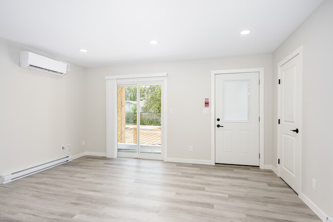 Building Photo - 354 Edison Ave