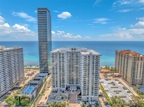 Building Photo - 2030 S Ocean Dr