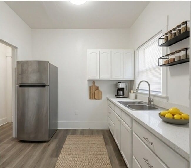 Photo - 433 W 4th Street Apartment