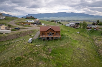 Building Photo - 405 Goat Mountain