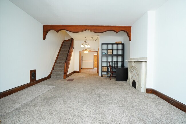 Building Photo - 1527 S 10th St