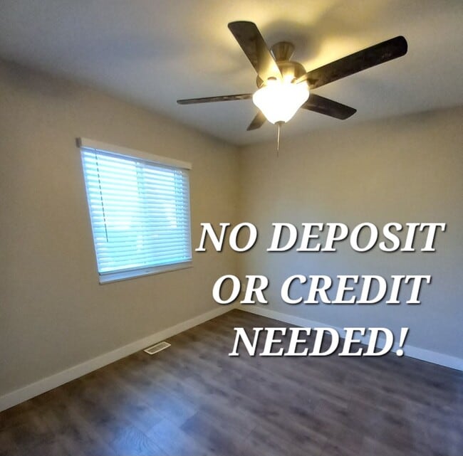 Foto del edificio - 3136 Moonbeam Cir S