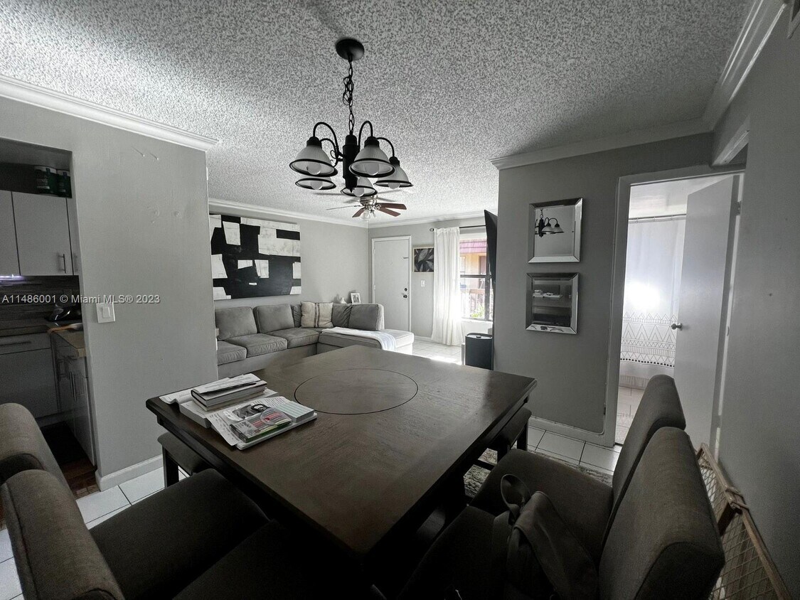 Foto del edificio - 14855 SW 104th St