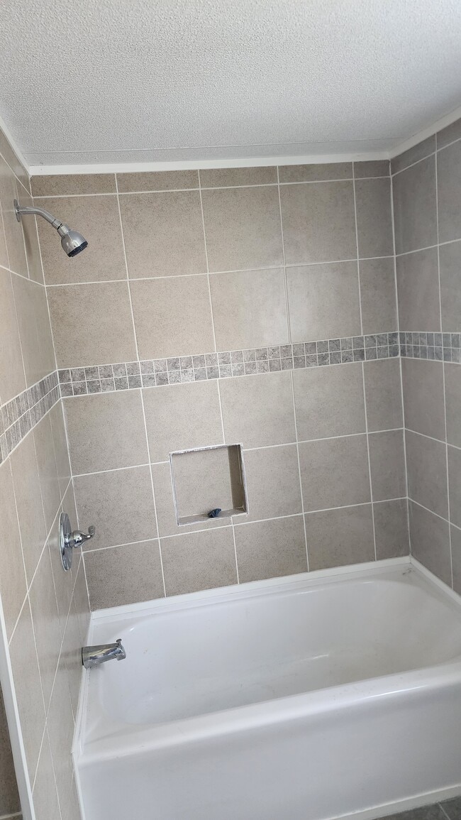 master bathroom - 2709 Eureka Ln