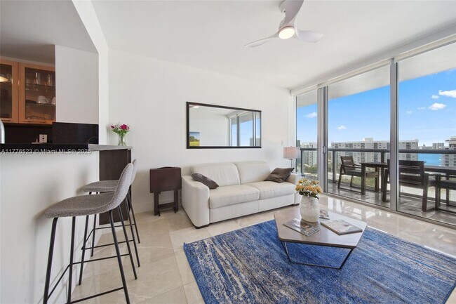 Foto del edificio - 6799 Collins Ave