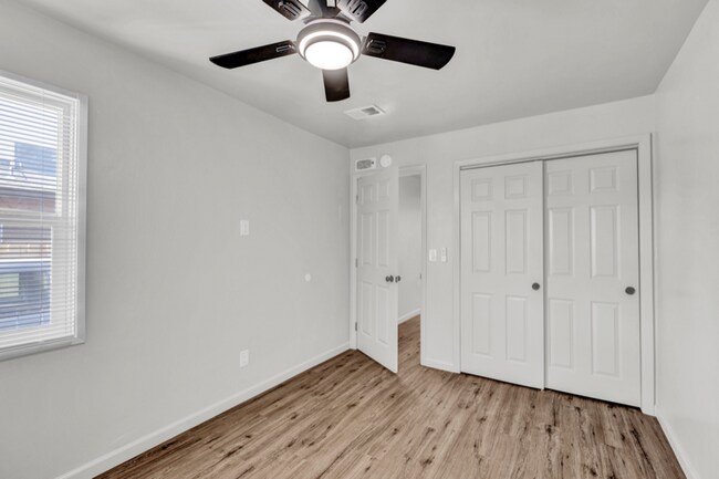 Foto del edificio - 526 Olive St