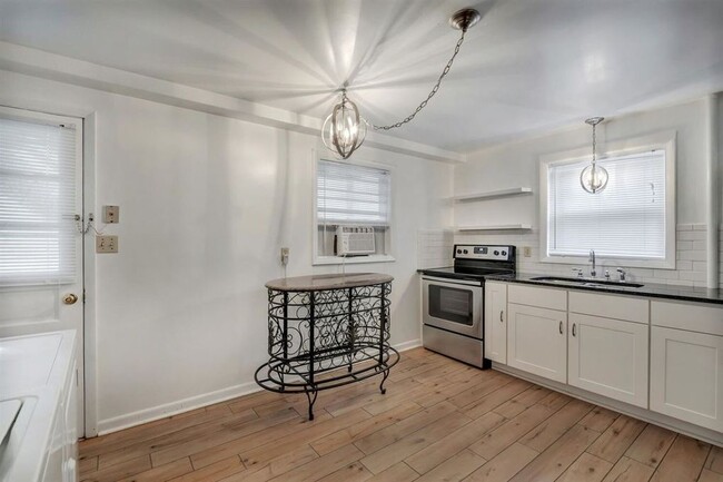 Foto del edificio - 905 Poplar St