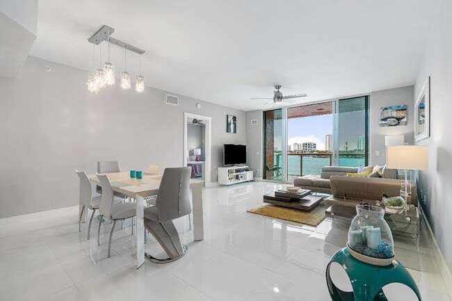 Photo - 2640 Lake Shore Dr Apartment