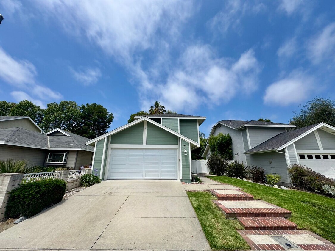 Foto principal - Beautiful 4Bd/2.5Ba Available In Laguna Hi...