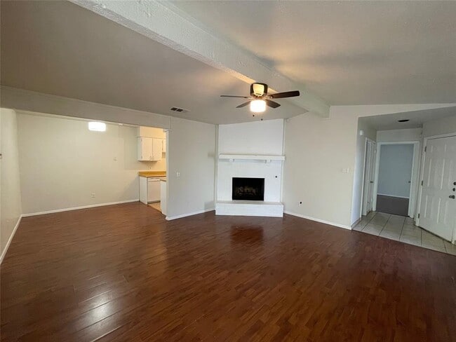 Building Photo - 2204 Berkett Dr