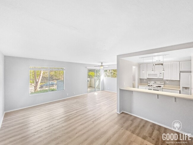 Foto del edificio - Stunning 2BD/2.5BA W/ In-Unit Laundry and ...