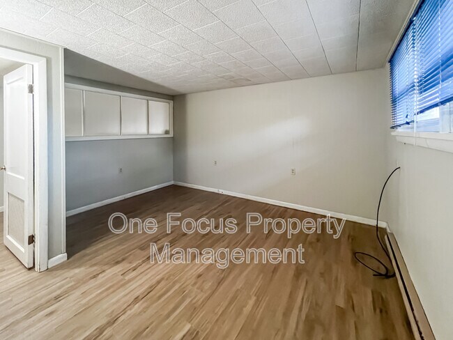 Foto del edificio - 935 E 2nd St
