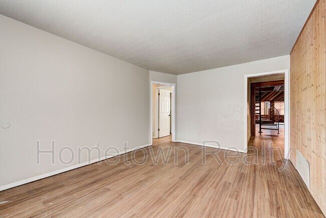 Foto del edificio - 3329 N Peebly Dr