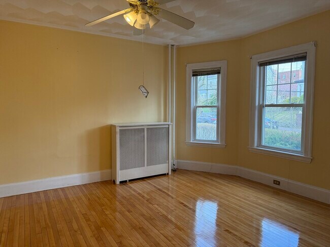 Foto del edificio - 21 Converse Ave