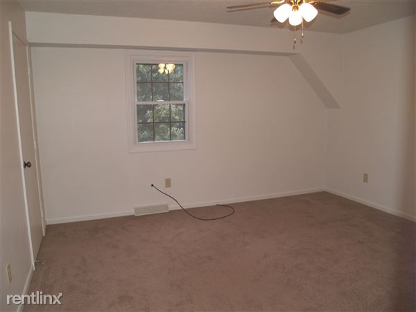 Building Photo - 2165 Winterset Dr