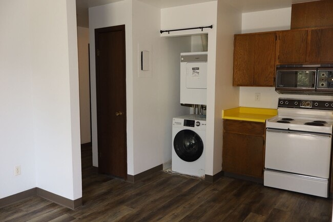 Building Photo - Central Fort Collins 2 Bedroom Condo