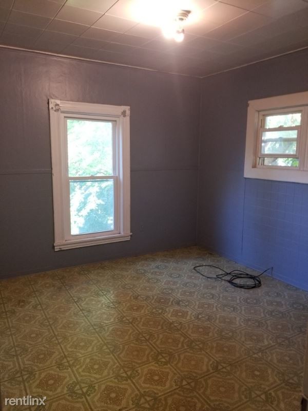 Building Photo - 4 br, 1.5 bath House - 201 E Yates St