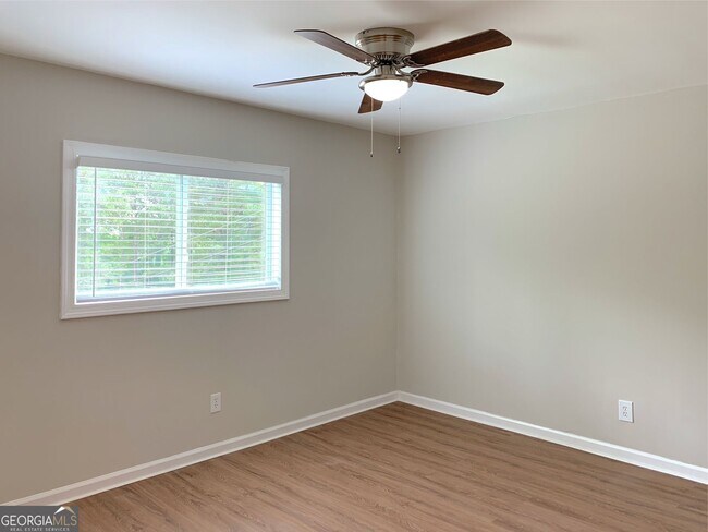 Foto del edificio - 531 Gresham Park Dr