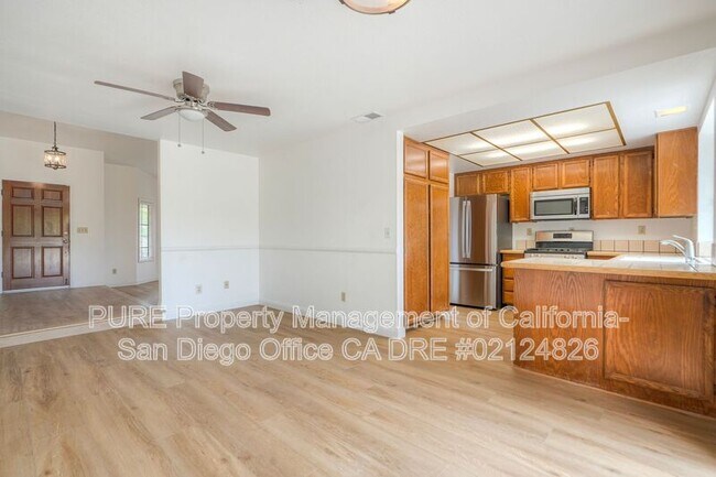 Foto del edificio - 3540 Roselle Ave