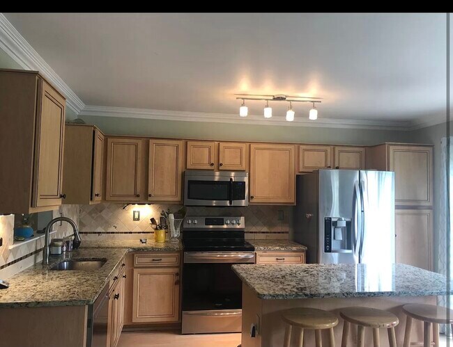 Building Photo - 205 Driftwood Ln