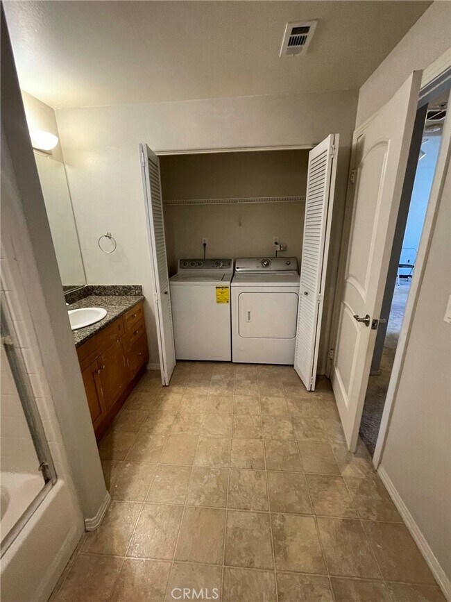 Foto del edificio - 100 S Alameda St