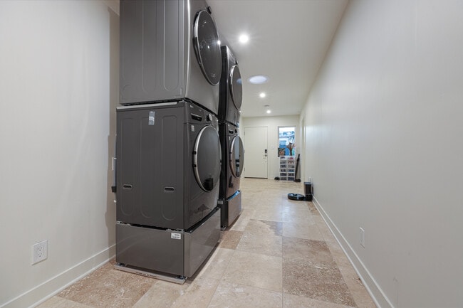 Laundry hall way - 1370 Nashville St