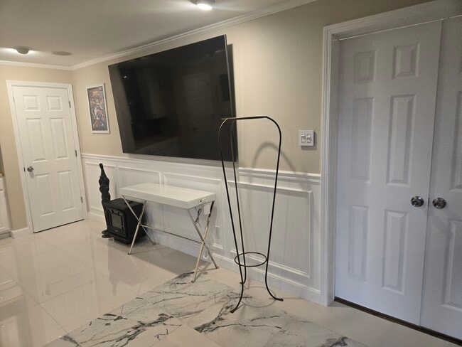 80" Smart TV - 240 Boca Ciega Ct