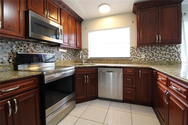 Building Photo - 1581 Bobolink Ln
