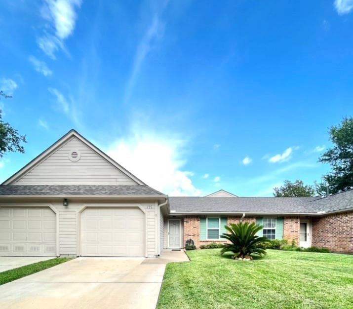 739 E Country Grove Cir, Pearland, TX 77584 Condo for Rent in