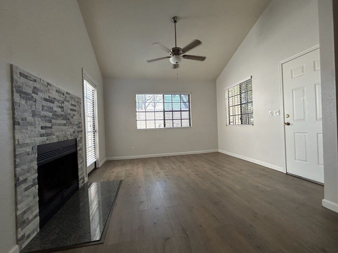 Foto principal - Springdale Condo