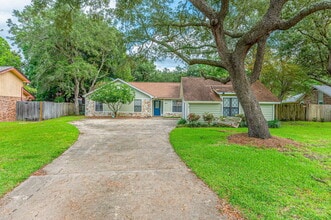 Building Photo - 615 St Martin Cove