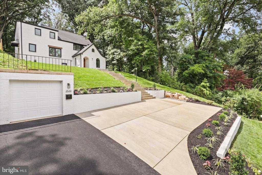 Foto principal - 2520 N Vernon St