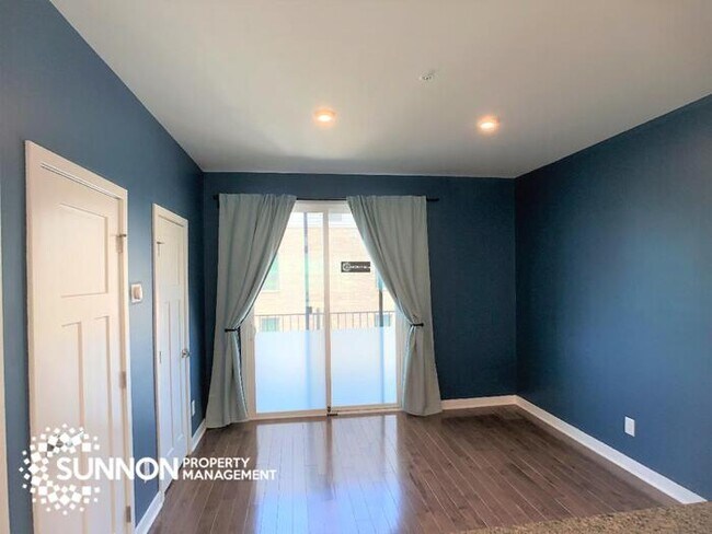 Foto del edificio - Beautiful 4 Story Townhome in South Charlotte!