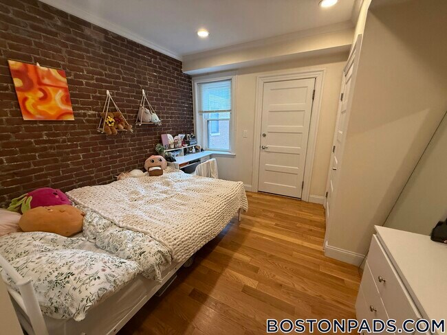 Foto del edificio - 1616 Beacon St